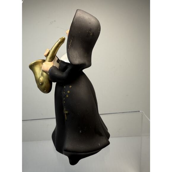 Napcoware Nun Playing Saxophone Figurine 7129 Made in Taiwan Black Habit VTG - Picture 2 of 6
